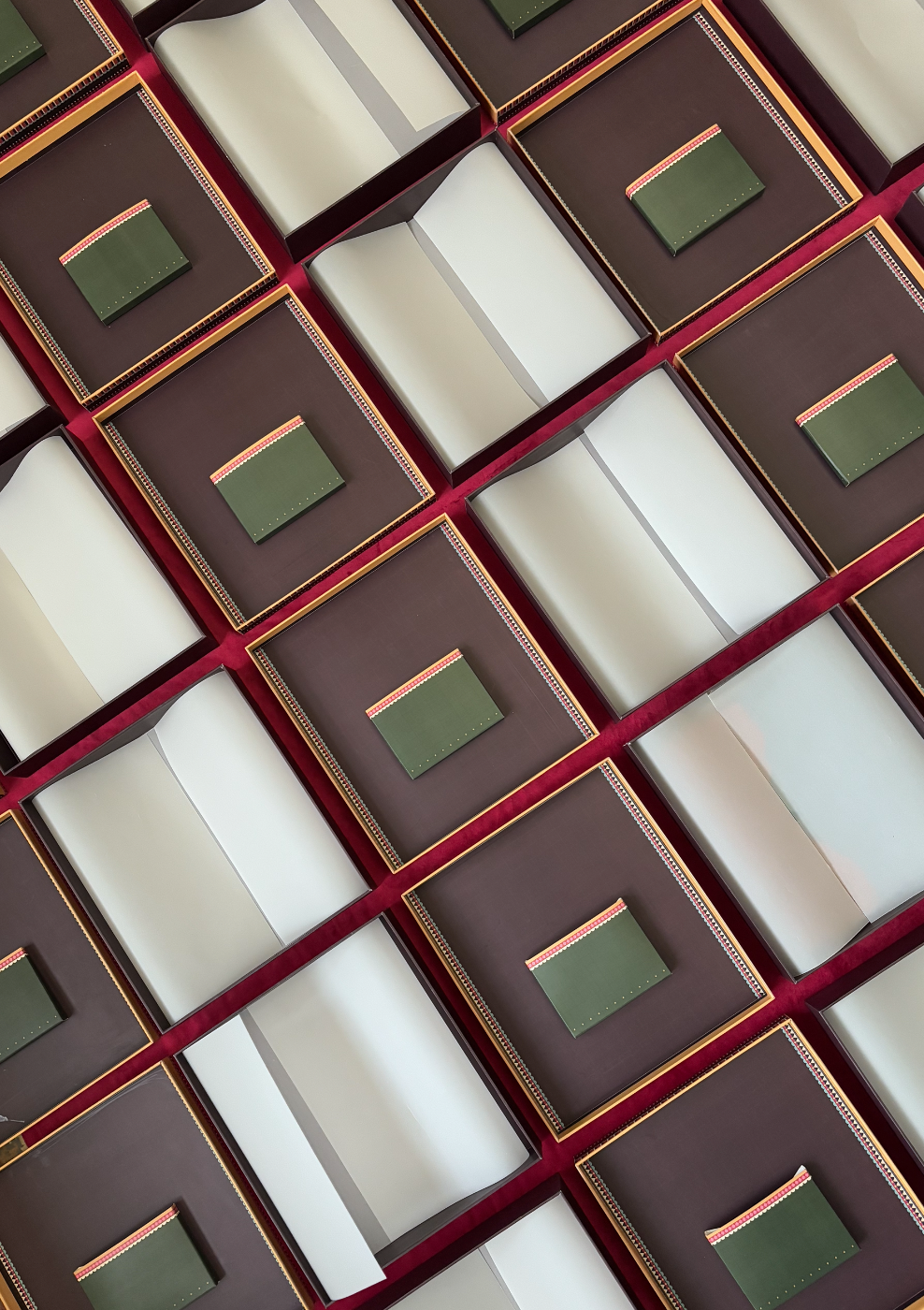 ARTH Keepsake Gift Box | Folio, Diary, Notepad & Bookmark